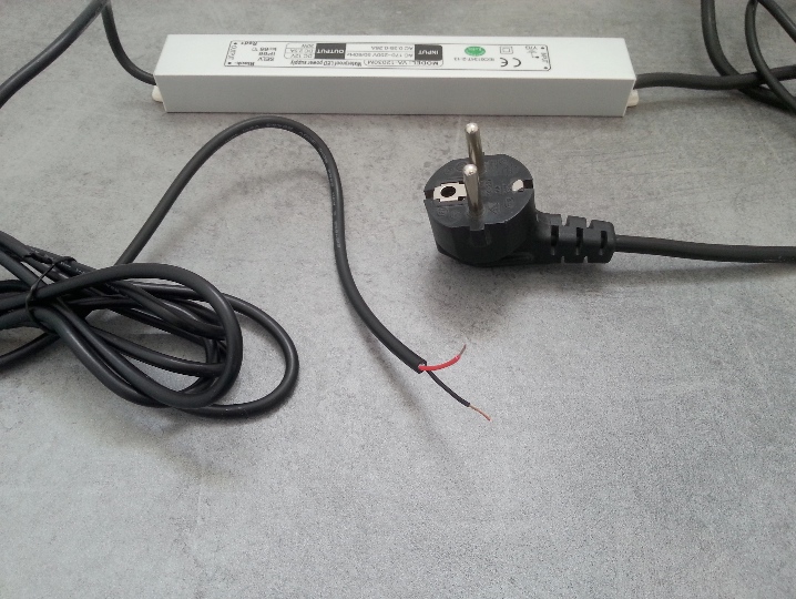 Alimentation dénudée